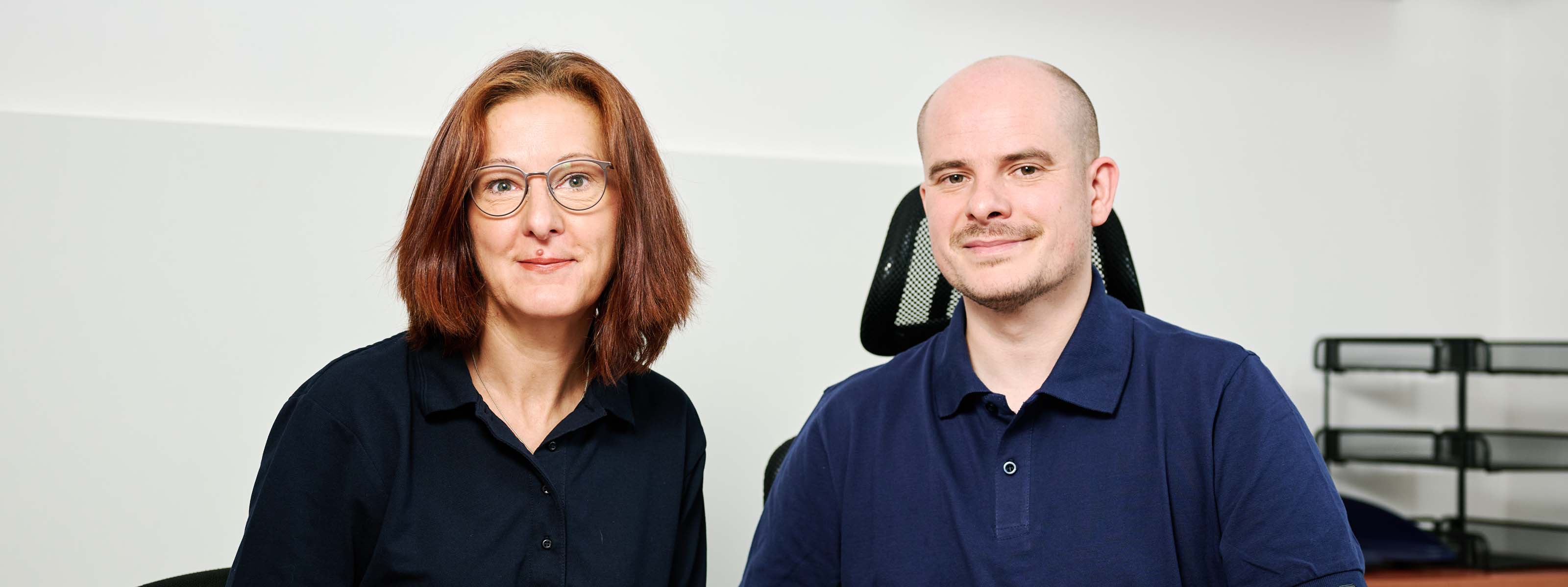 Das Bild zeigt die beiden Fachärzte Frau Dr. med. Christine Horn (links) und Herrn Georg Dittrich (rechts)