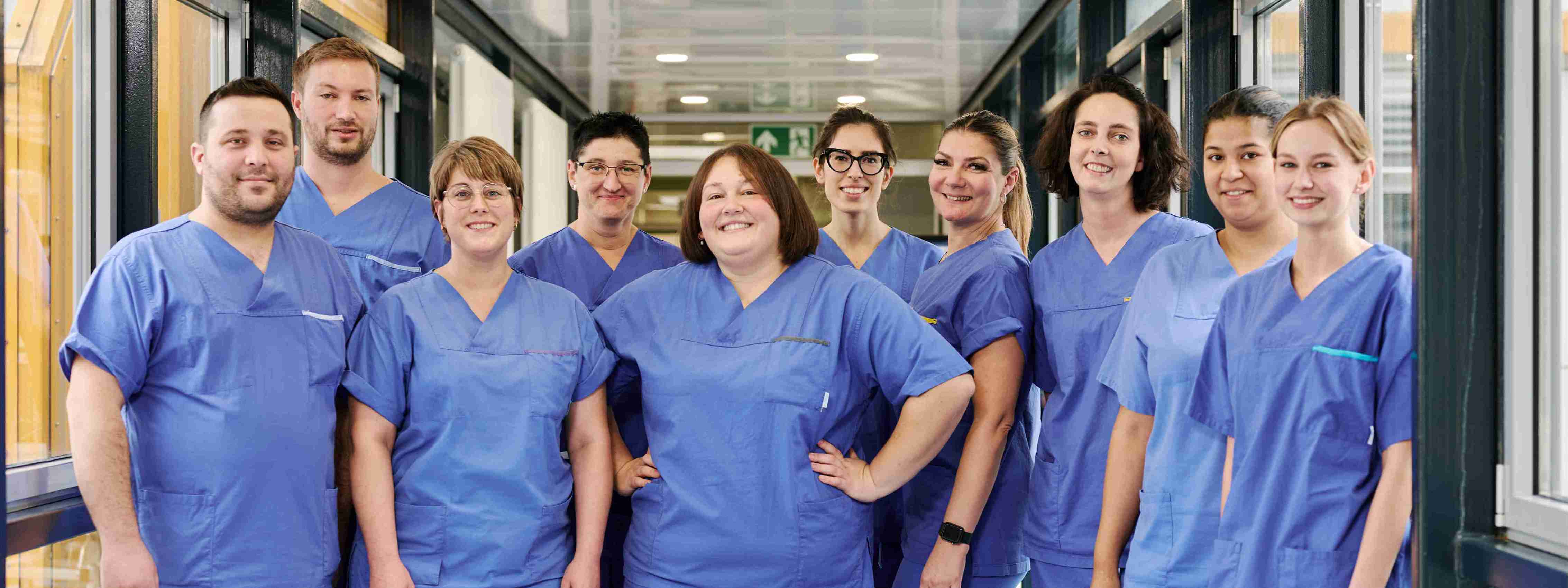 Das Bild zeigt ein Teil des Teams der Intensivstation des Klinikums Fürth
