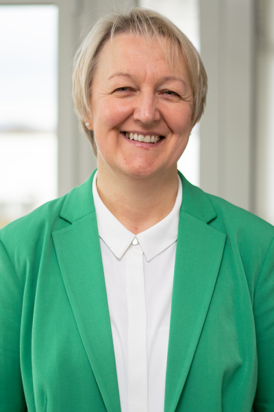 Frau Doris Acar