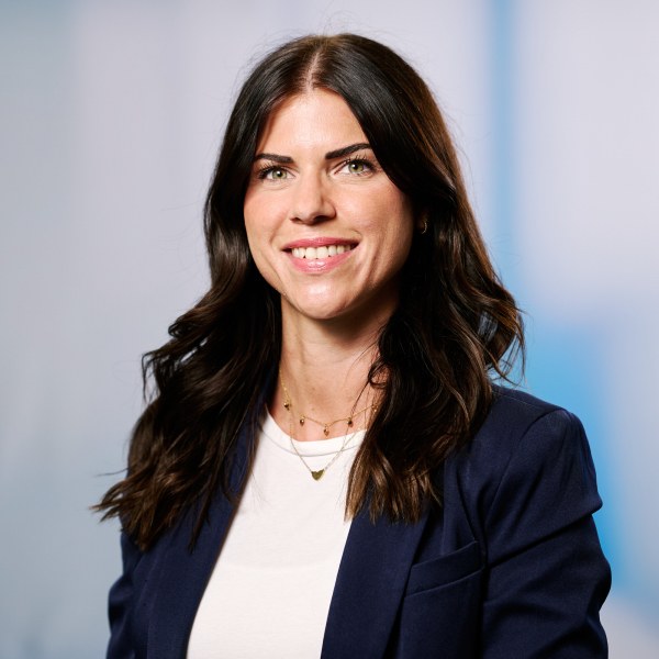 Frau Diana Meyer